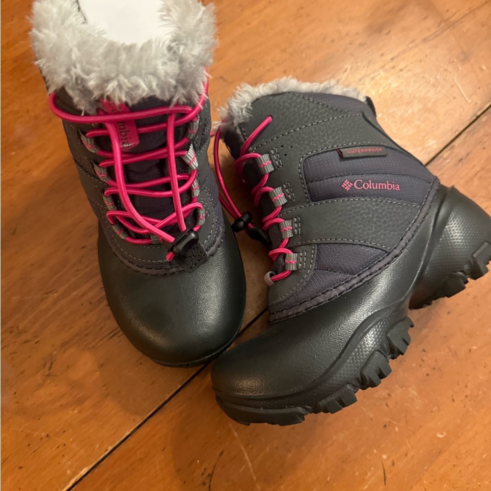 Columbia Kids' snow Boots - Black and Pink